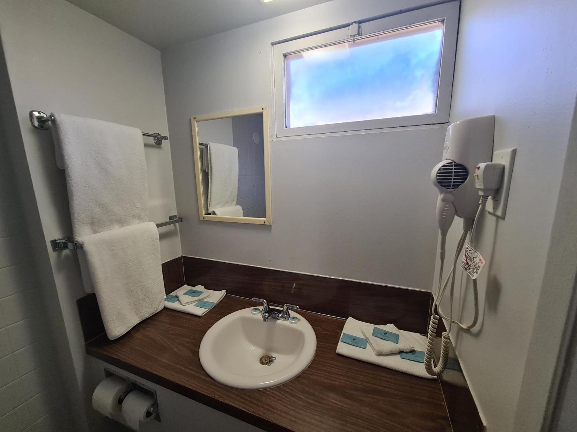 Sundowner Motel 卡切溪 外观 照片